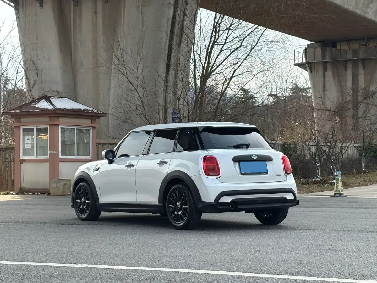 2023 MINI MINI 1.5T 102HP L3 7DCT,autocango,china used car exporter,china ev exporter,chinese used car exporter,chinese used ev exporter