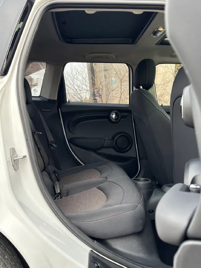 2023 MINI MINI 1.5T 102HP L3 7DCT,autocango,china used car exporter,china ev exporter,chinese used car exporter,chinese used ev exporter