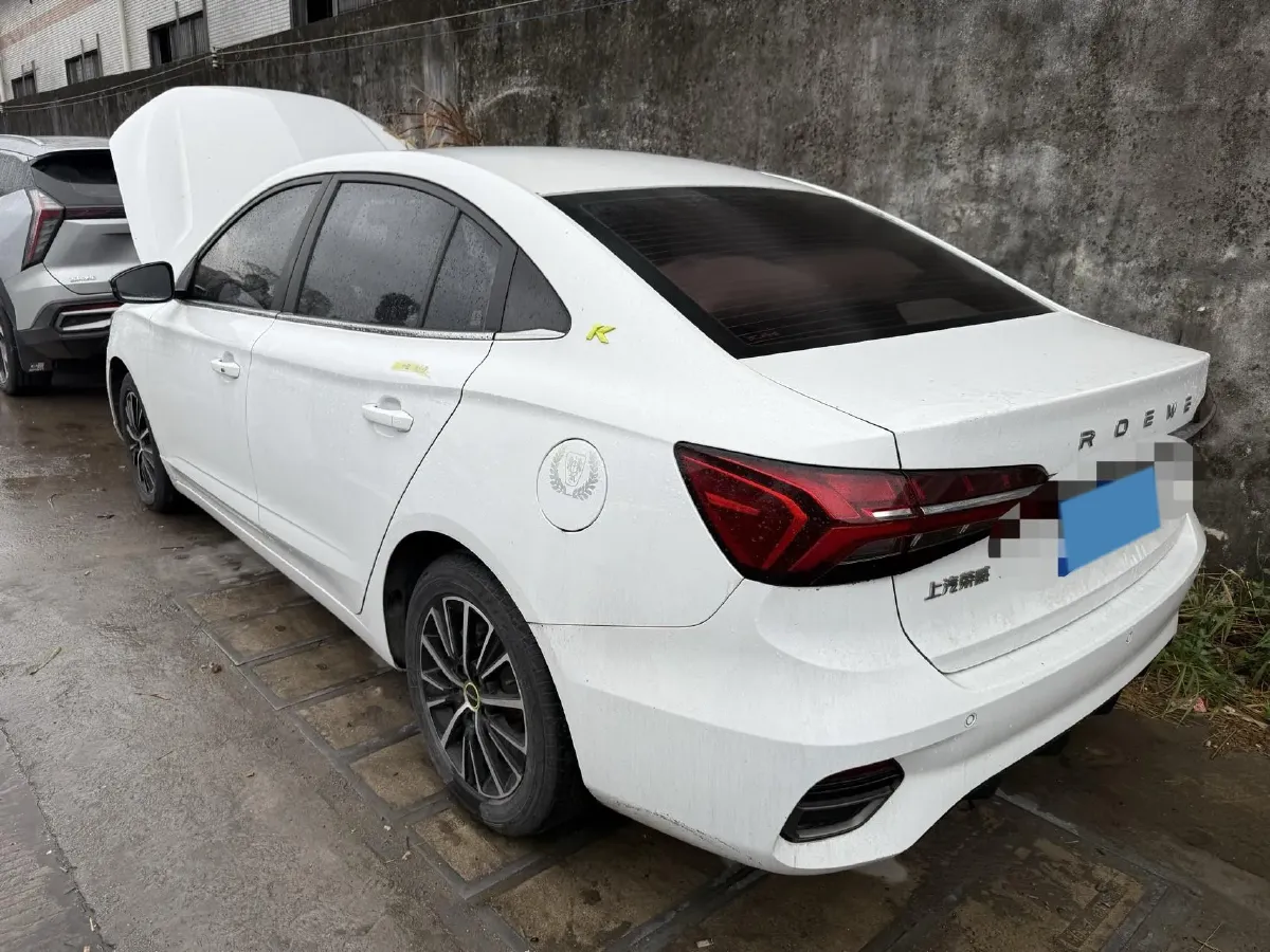 2021 Roewe i5 1.5L 120HP L4 5MT,autocango,china used car exporter,china ev exporter,chinese used car exporter,chinese used ev exporter