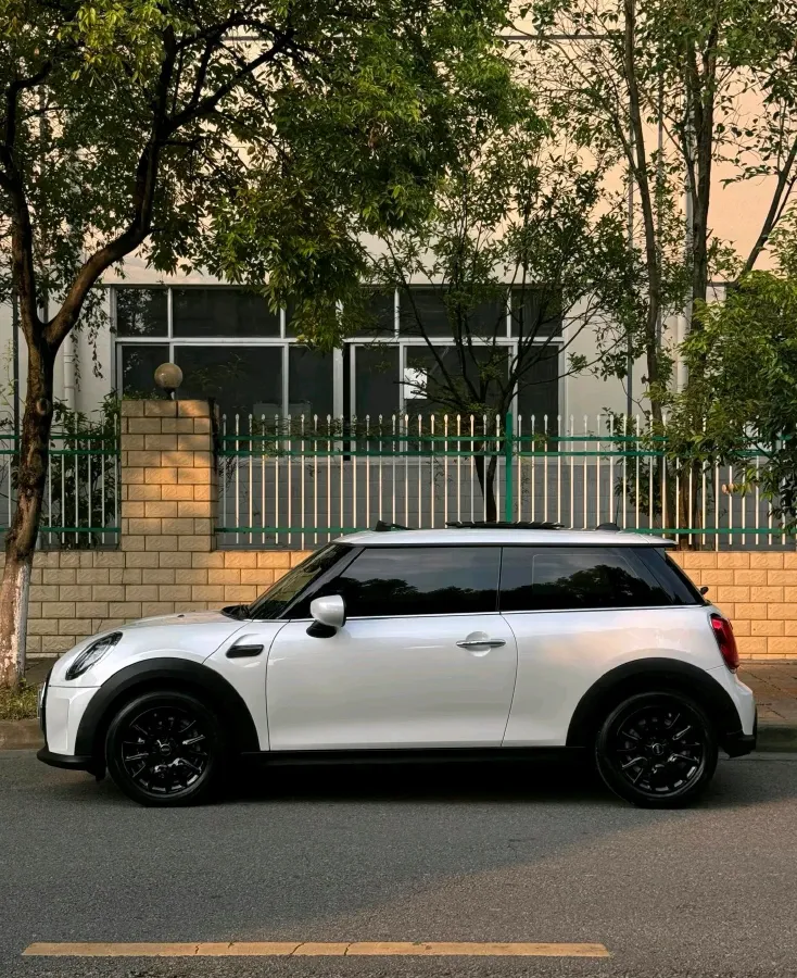 2023 MINI MINI 1.5T 102HP L3 7DCT,autocango,china used car exporter,china ev exporter,chinese used car exporter,chinese used ev exporter
