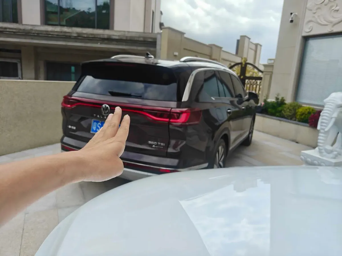 2022 Volkswagen Talagon 2.0T 220HP L4 7DCT,autocango,china used car exporter,china ev exporter,chinese used car exporter,chinese used ev exporter