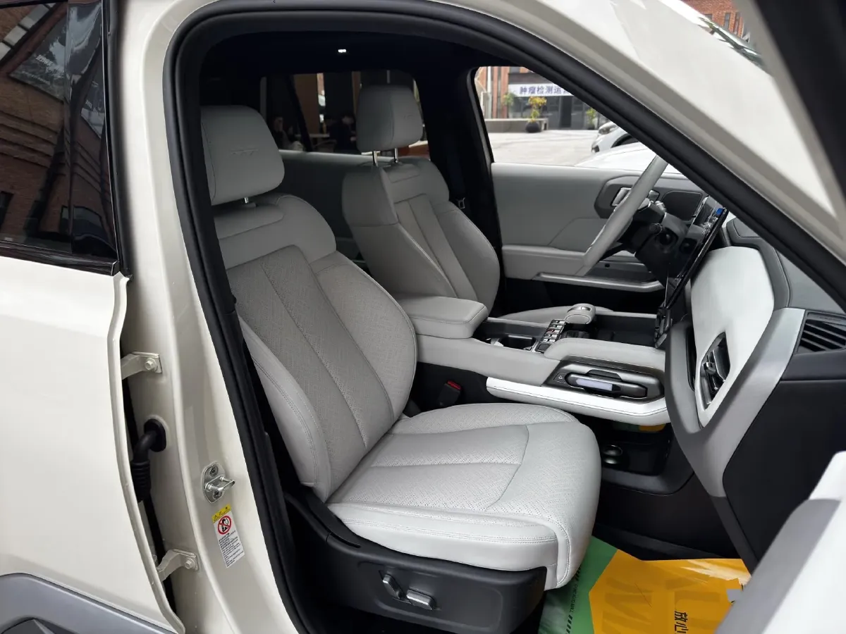 2025 FangChengBao Tai 3 BEV,autocango,china used car exporter,china ev exporter,chinese used car exporter,chinese used ev exporter