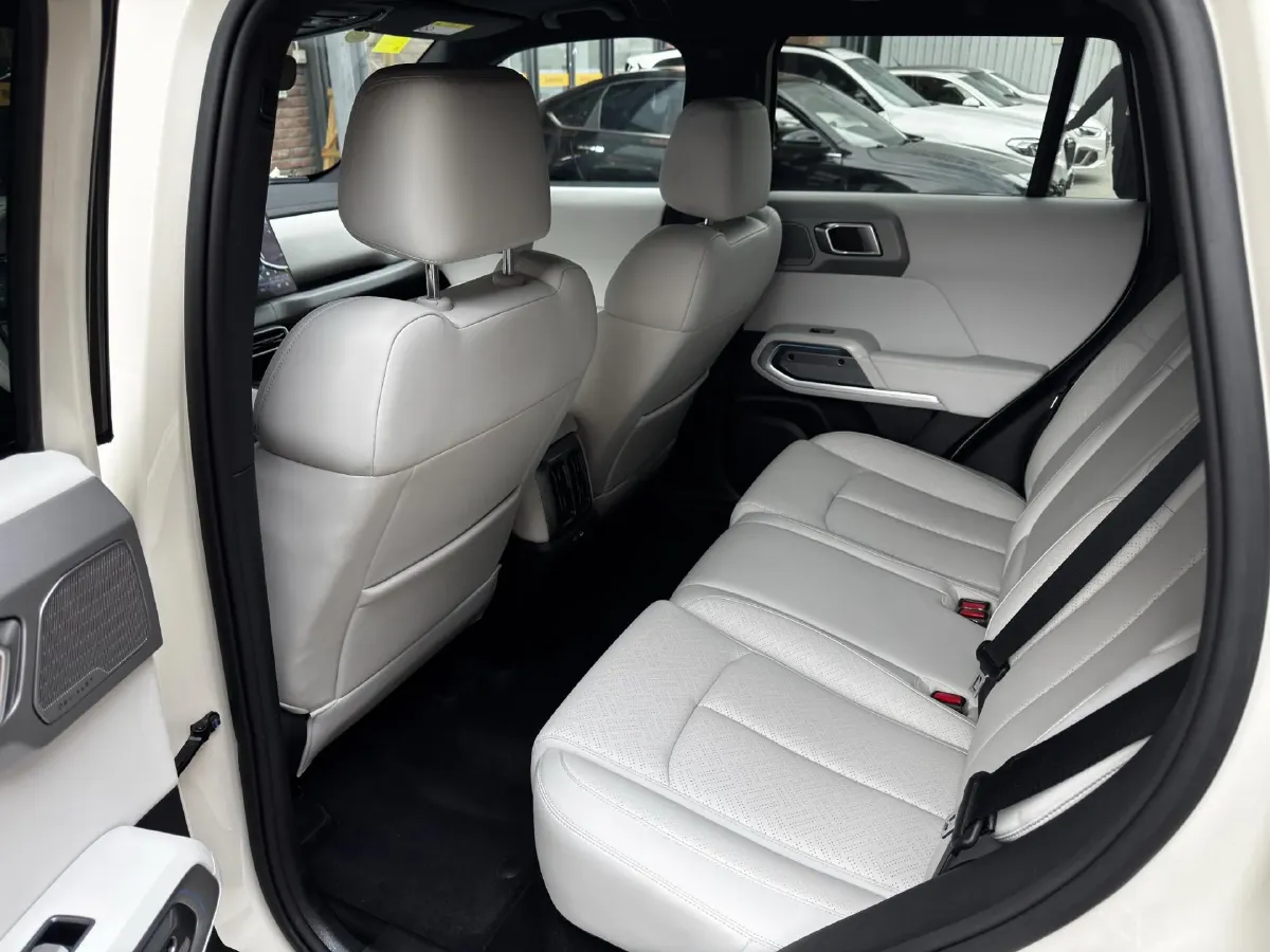 2025 FangChengBao Tai 3 BEV,autocango,china used car exporter,china ev exporter,chinese used car exporter,chinese used ev exporter