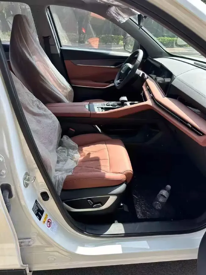 2025 ChangAn CS75 Plus 1.5T 188HP L4 8AT,autocango,china used car exporter,china ev exporter,chinese used car exporter,chinese used ev exporter