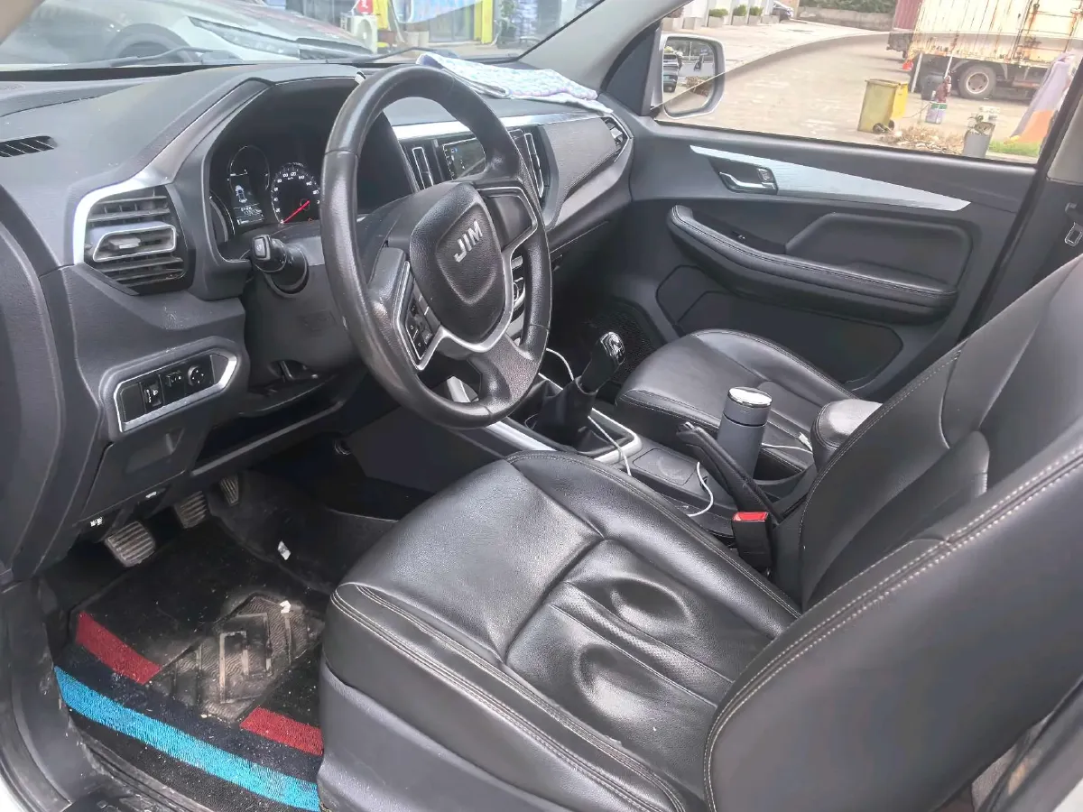 2020 JMC BaoDian 2.5T 140HP L4 5MT,autocango,china used car exporter,china ev exporter,chinese used car exporter,chinese used ev exporter