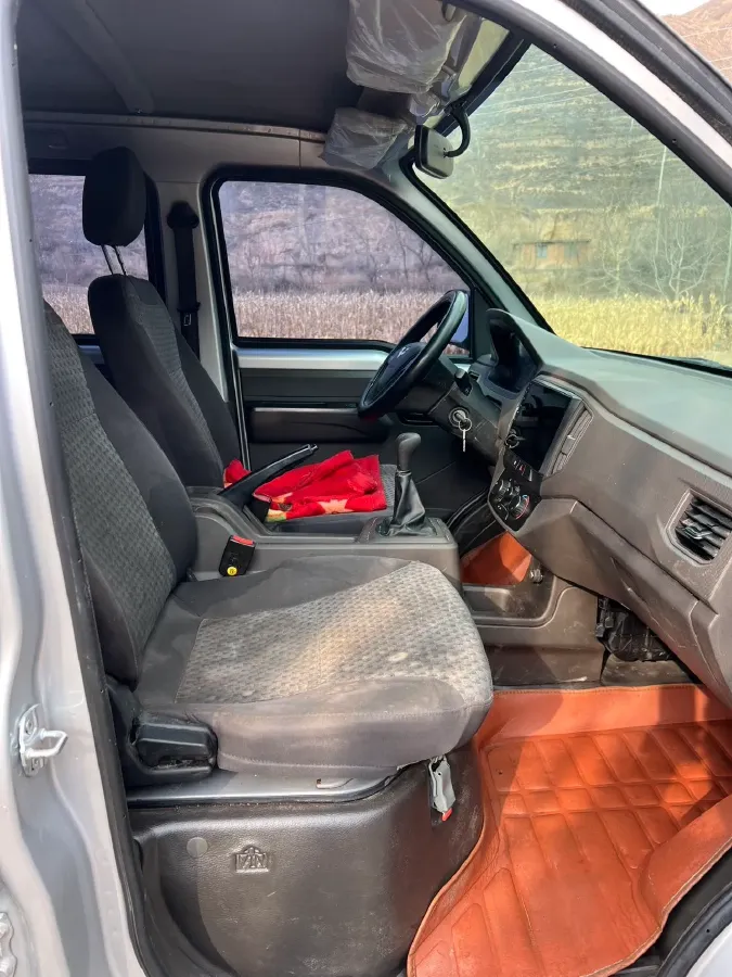 2023 WuLing RongGuang New Truck 2.0L 136HP L4 5MT,autocango,china used car exporter,china ev exporter,chinese used car exporter,chinese used ev exporter