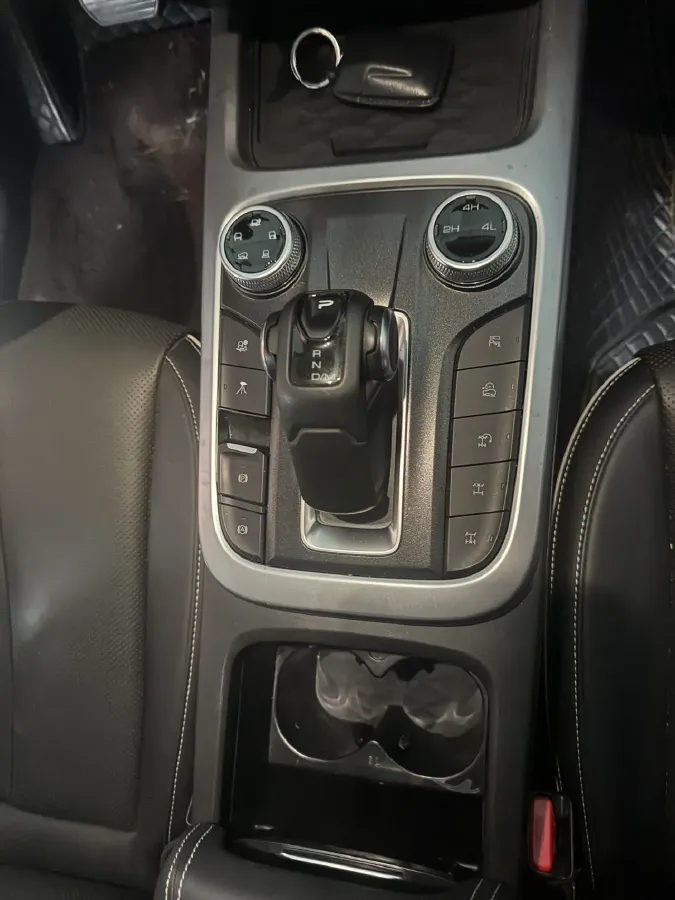 2023 Tank 300 2.0T 227HP L4 8AT,autocango,china used car exporter,china ev exporter,chinese used car exporter,chinese used ev exporter