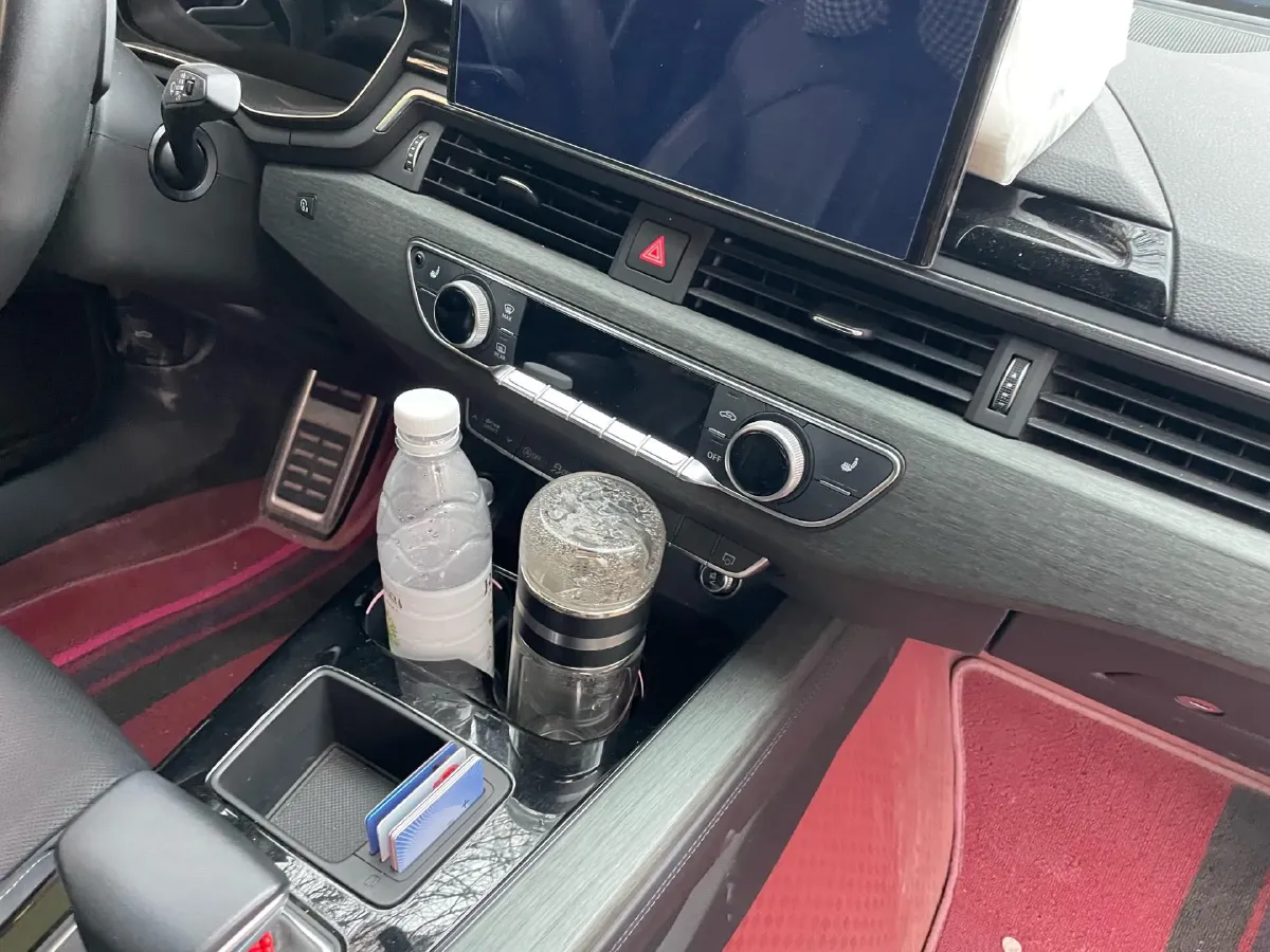 2023 Audi A4L 2.0T 190HP L4 7DCT,autocango,china used car exporter,china ev exporter,chinese used car exporter,chinese used ev exporter