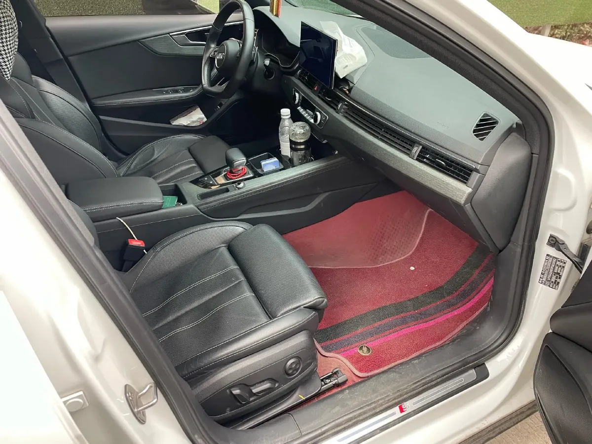 2023 Audi A4L 2.0T 190HP L4 7DCT,autocango,china used car exporter,china ev exporter,chinese used car exporter,chinese used ev exporter