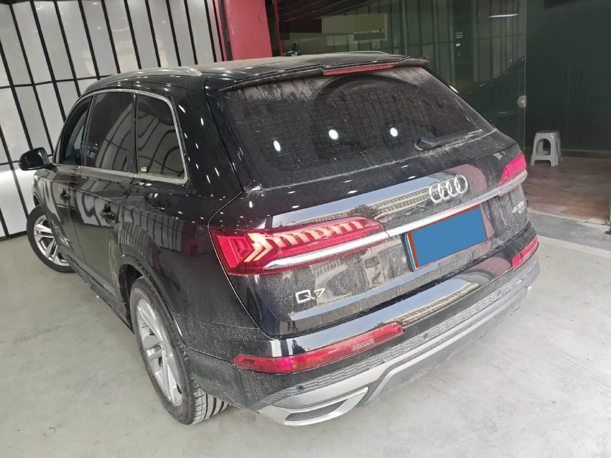 2023 Audi Q7 2.0T 265HP L4 8AT,autocango,china used car exporter,china ev exporter,chinese used car exporter,chinese used ev exporter