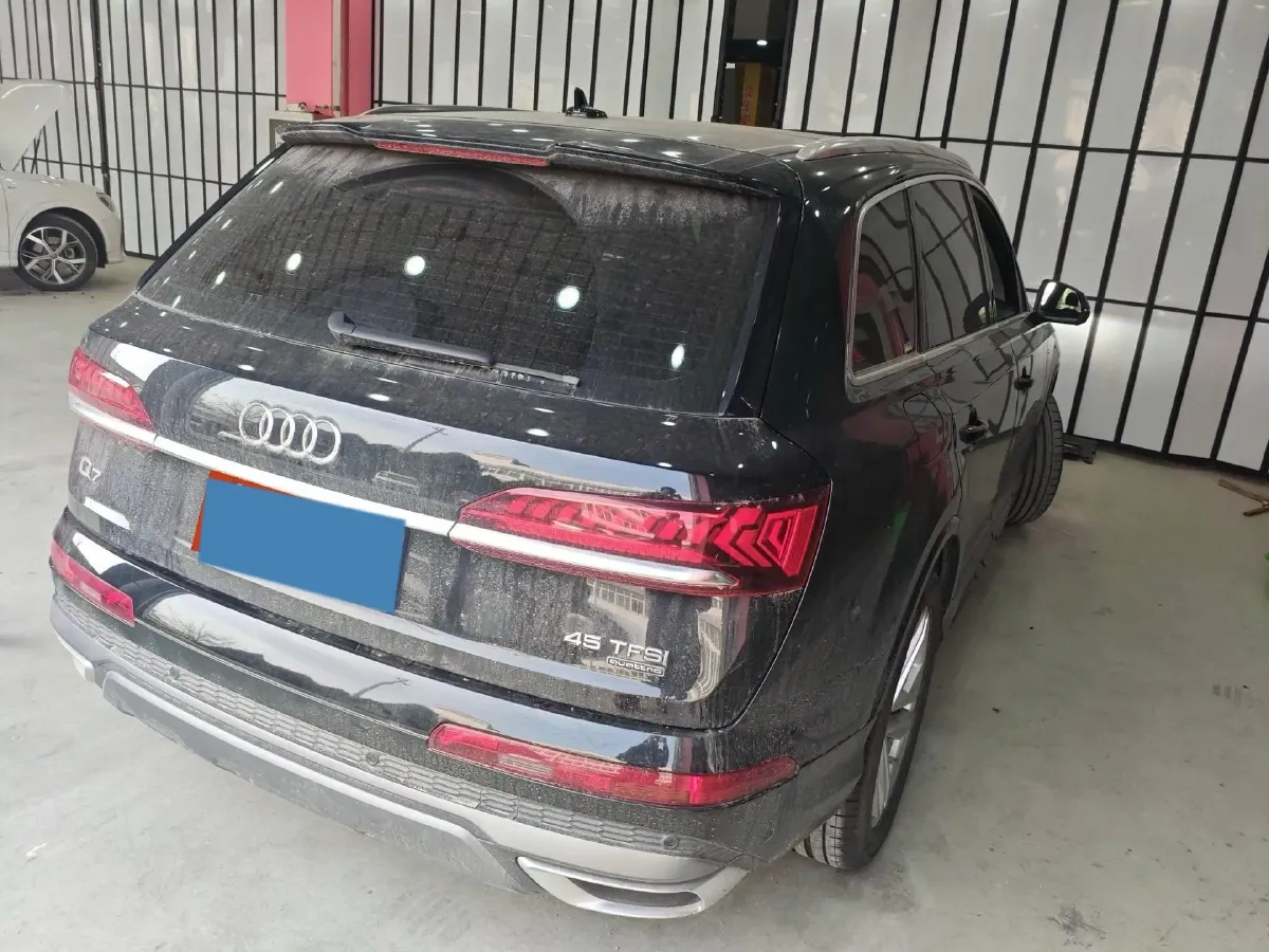 2023 Audi Q7 2.0T 265HP L4 8AT,autocango,china used car exporter,china ev exporter,chinese used car exporter,chinese used ev exporter