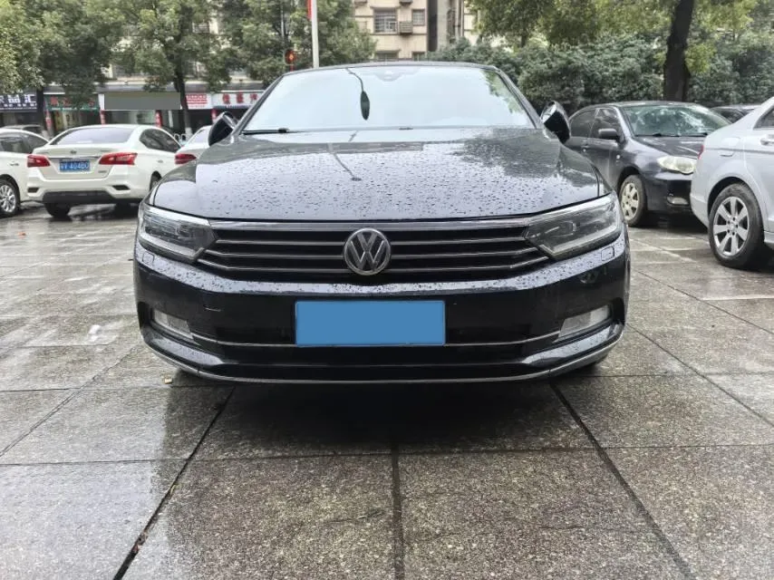 2017 Volkswagen Magotan 1.8T 180HP L4 7DCT,autocango,china used car exporter,china ev exporter,chinese used car exporter,chinese used ev exporter