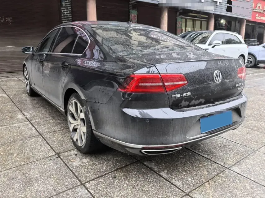 2017 Volkswagen Magotan 1.8T 180HP L4 7DCT,autocango,china used car exporter,china ev exporter,chinese used car exporter,chinese used ev exporter