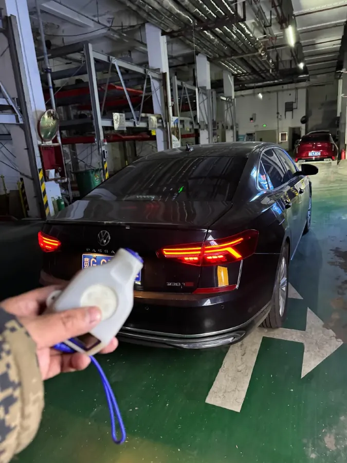 2020 Volkswagen Passat 2.0T 186HP L4 7DCT,autocango,china used car exporter,china ev exporter,chinese used car exporter,chinese used ev exporter