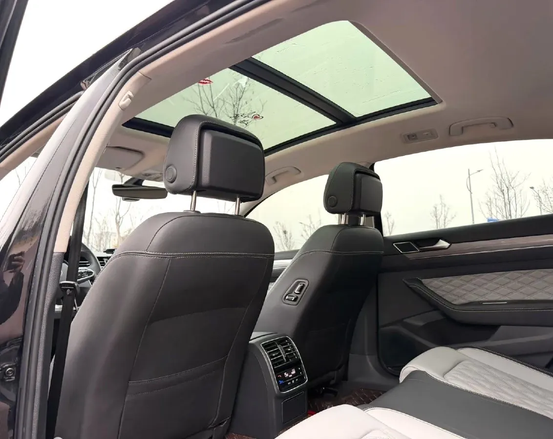 2023 Volkswagen Magotan 2.0T 186HP L4 7DCT,autocango,china used car exporter,china ev exporter,chinese used car exporter,chinese used ev exporter