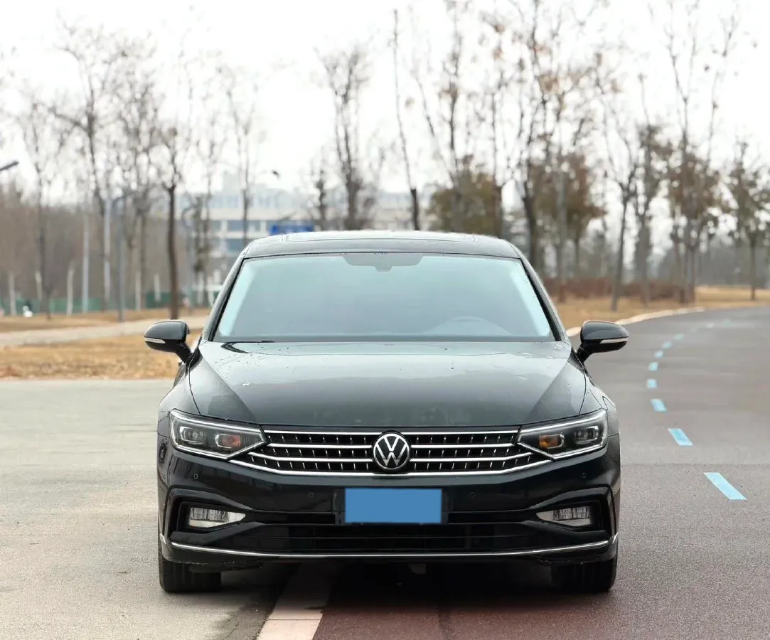 2023 Volkswagen Magotan 2.0T 186HP L4 7DCT,autocango,china used car exporter,china ev exporter,chinese used car exporter,chinese used ev exporter