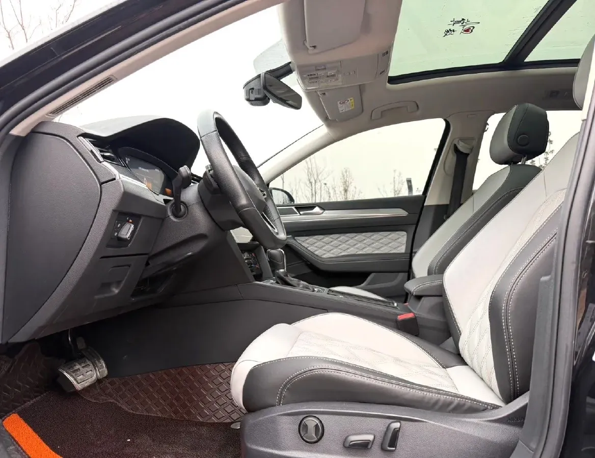 2023 Volkswagen Magotan 2.0T 186HP L4 7DCT,autocango,china used car exporter,china ev exporter,chinese used car exporter,chinese used ev exporter