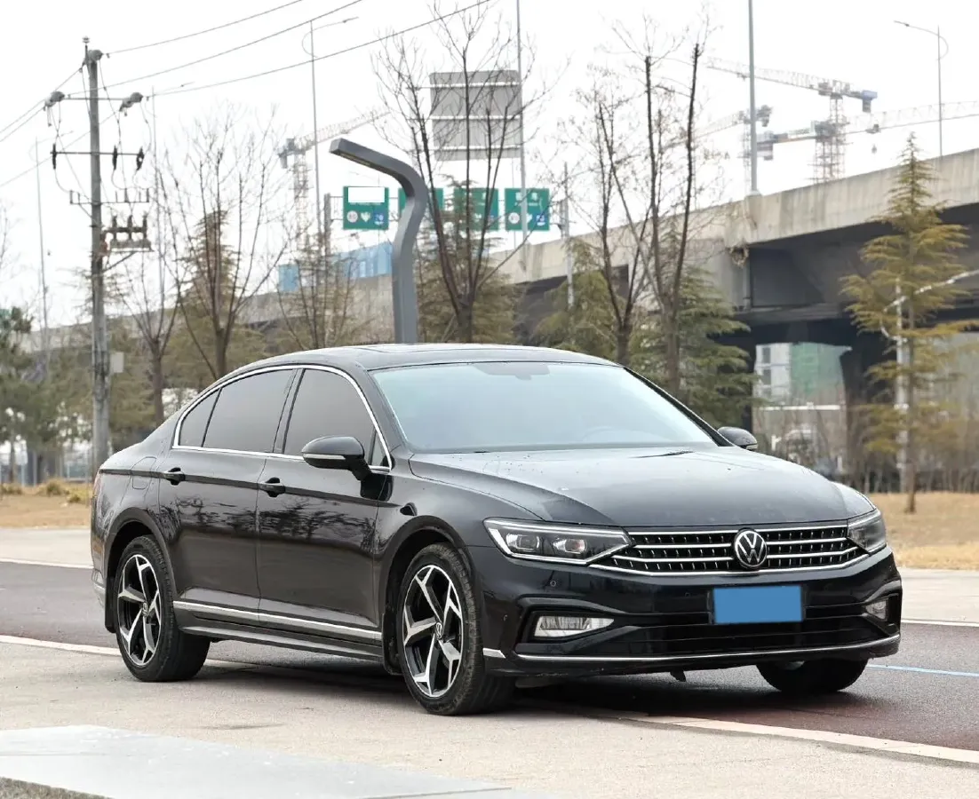 2023 Volkswagen Magotan 2.0T 186HP L4 7DCT,autocango,china used car exporter,china ev exporter,chinese used car exporter,chinese used ev exporter