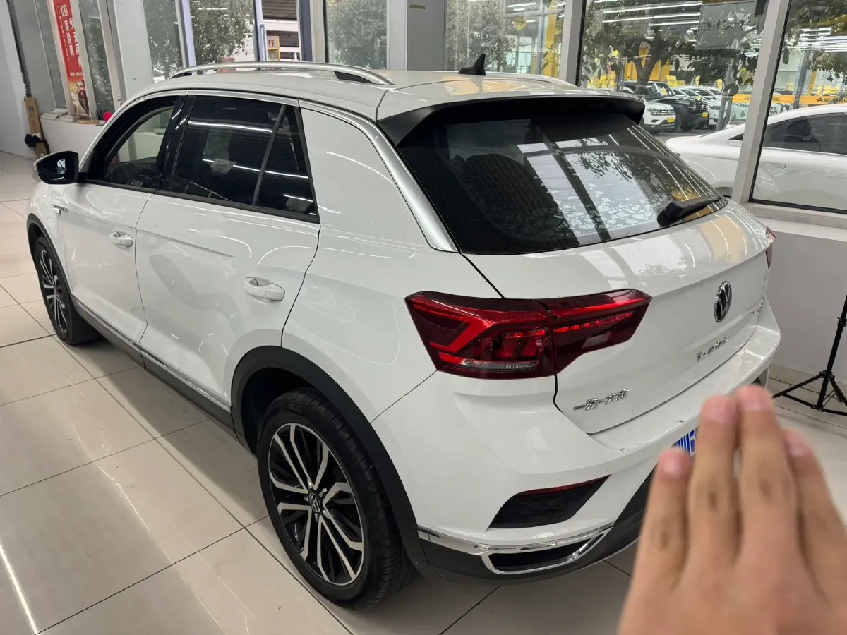 2020 Volkswagen T-Roc 1.4T 131HP L4 7DCT,autocango,china used car exporter,china ev exporter,chinese used car exporter,chinese used ev exporter