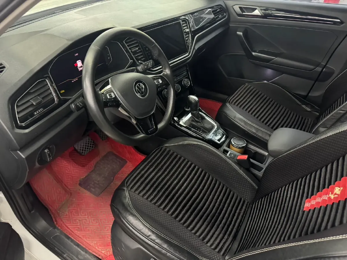 2020 Volkswagen T-Roc 1.4T 131HP L4 7DCT,autocango,china used car exporter,china ev exporter,chinese used car exporter,chinese used ev exporter