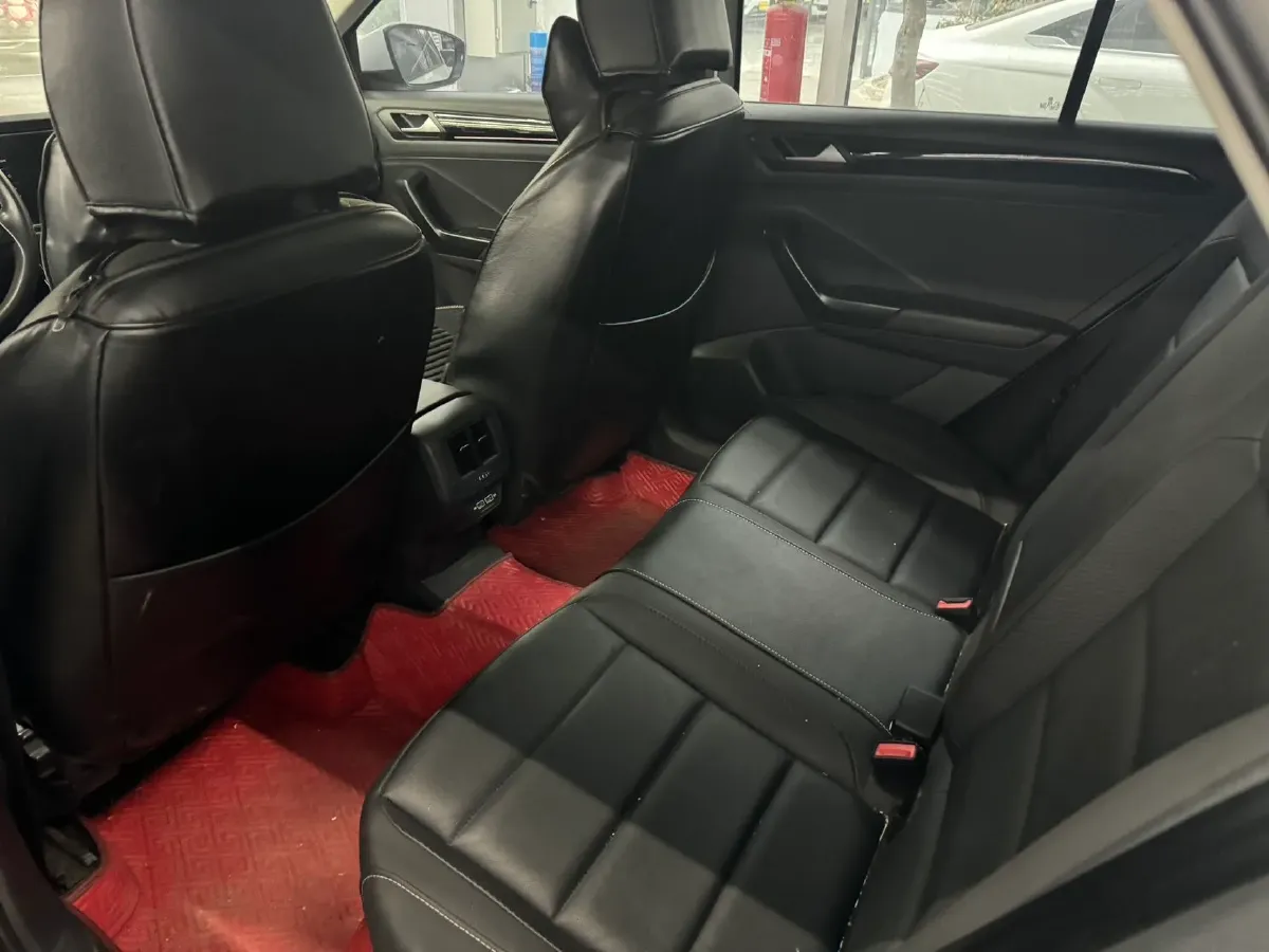 2020 Volkswagen T-Roc 1.4T 131HP L4 7DCT,autocango,china used car exporter,china ev exporter,chinese used car exporter,chinese used ev exporter