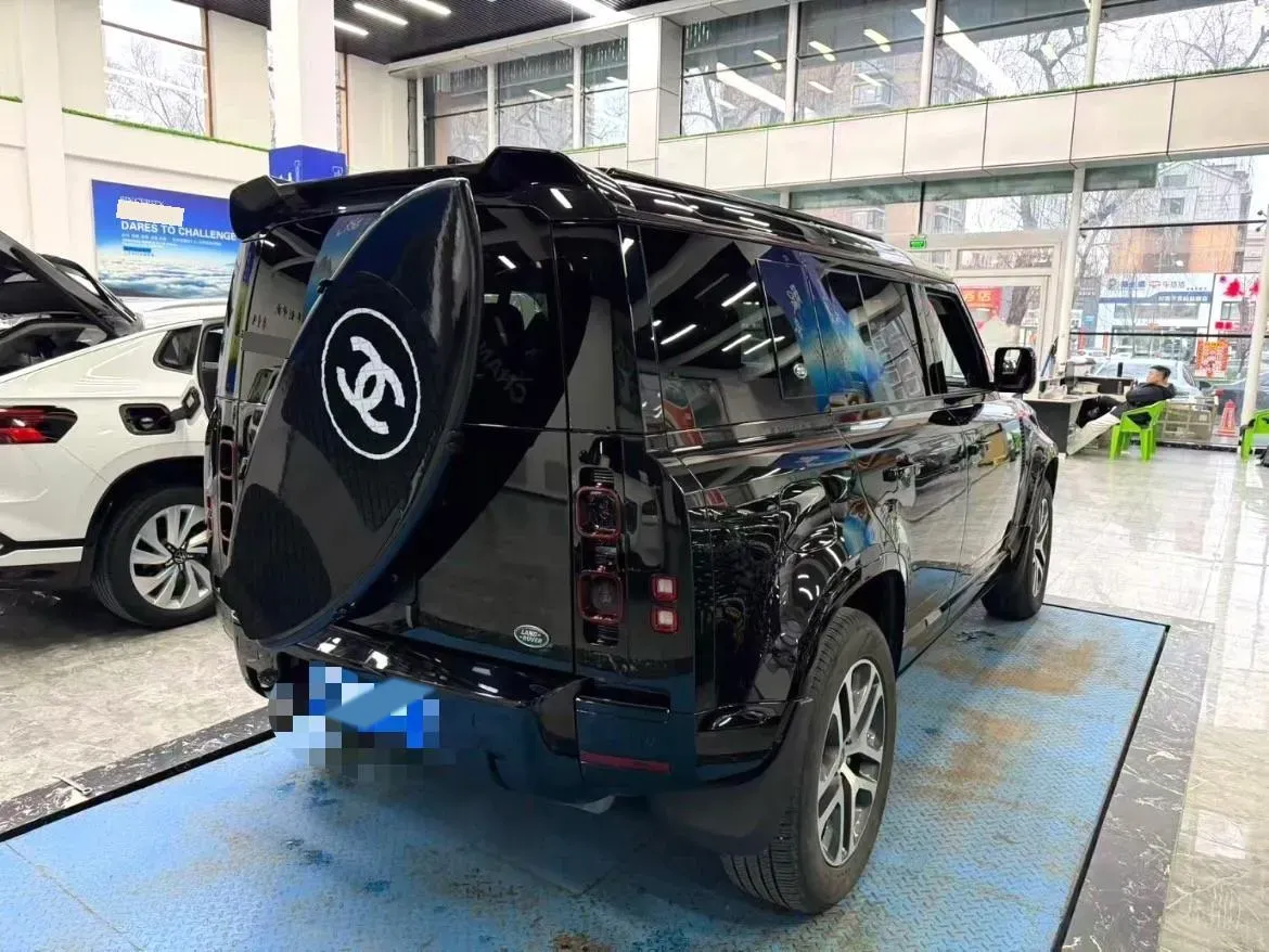 2024 Land Rover Defender 3.0T 400HP L6 8AT,autocango,china used car exporter,china ev exporter,chinese used car exporter,chinese used ev exporter
