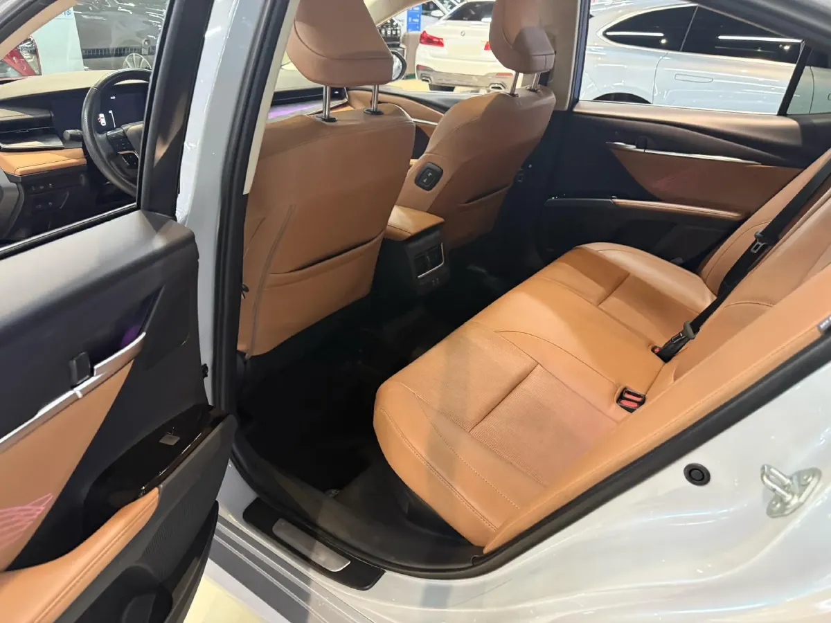 2024 Toyota Camry 2.0L 152HP L4 E-CVT Hybrid,autocango,china used car exporter,china ev exporter,chinese used car exporter,chinese used ev exporter