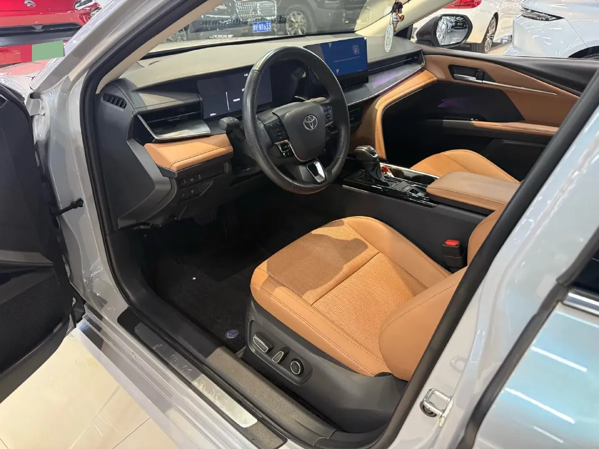 2024 Toyota Camry 2.0L 152HP L4 E-CVT Hybrid,autocango,china used car exporter,china ev exporter,chinese used car exporter,chinese used ev exporter