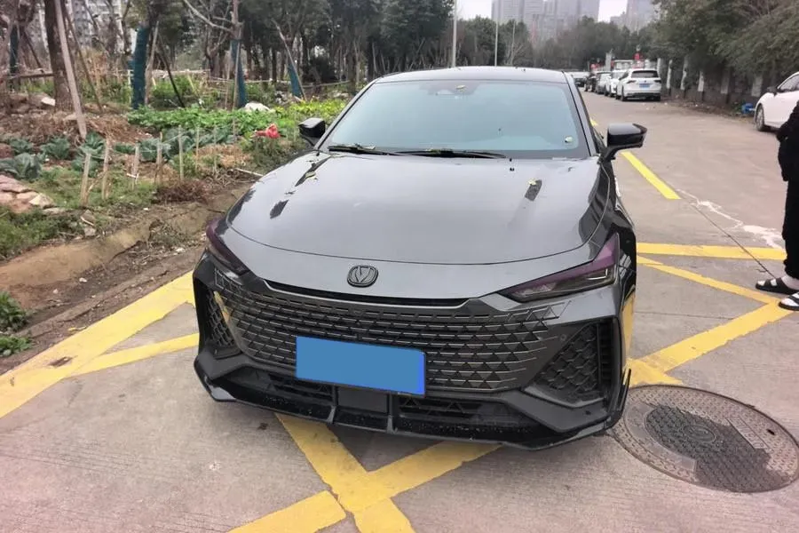 2023 ChangAn UNI-V 2.0T 233HP L4 8AT,autocango,china used car exporter,china ev exporter,chinese used car exporter,chinese used ev exporter