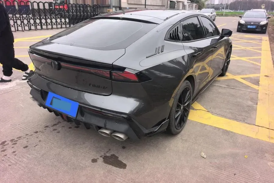 2023 ChangAn UNI-V 2.0T 233HP L4 8AT,autocango,china used car exporter,china ev exporter,chinese used car exporter,chinese used ev exporter