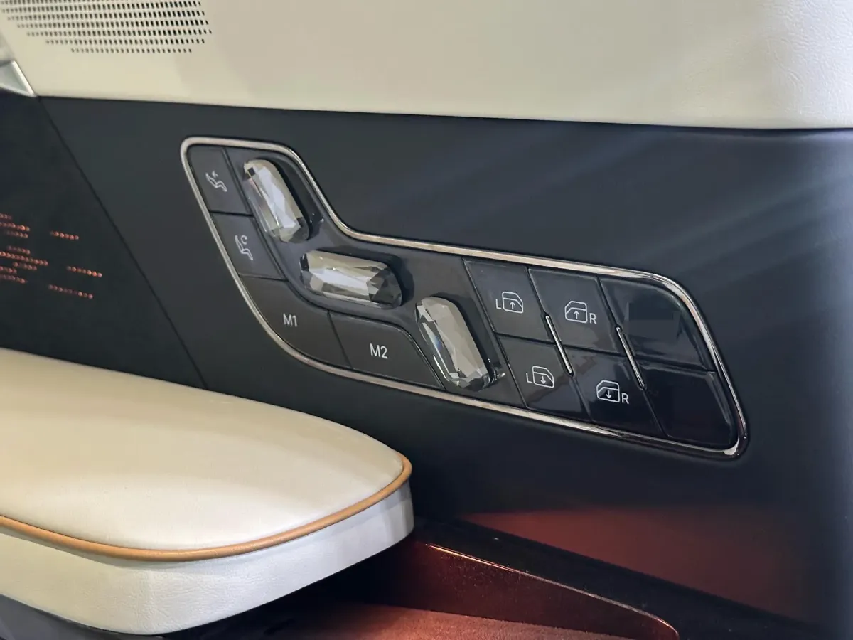 2024 Zeekr 009 BEV 108KWH,autocango,china used car exporter,china ev exporter,chinese used car exporter,chinese used ev exporter