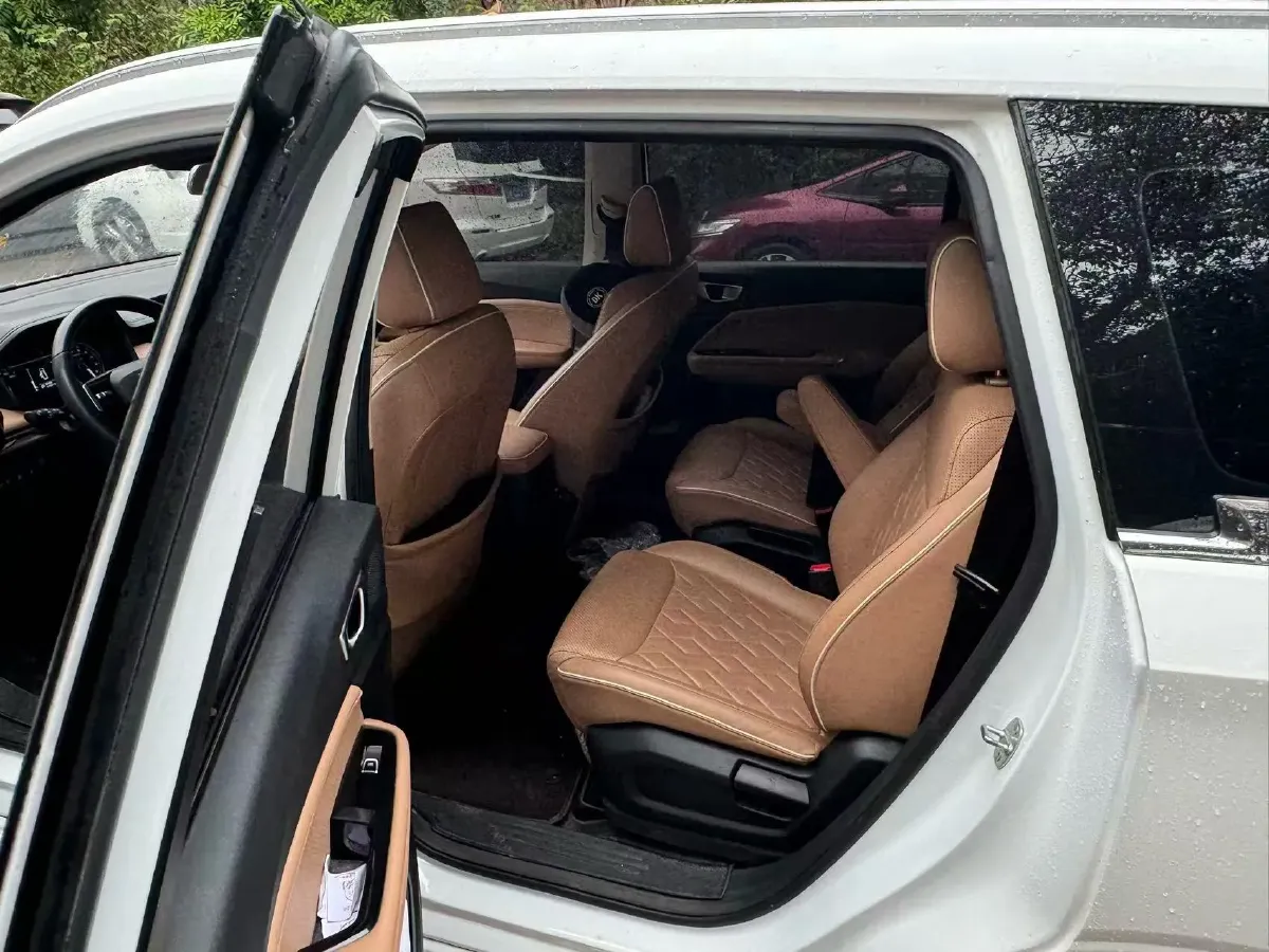 2022 Venucia T60 1.6L 126HP L4 CVT,autocango,china used car exporter,china ev exporter,chinese used car exporter,chinese used ev exporter