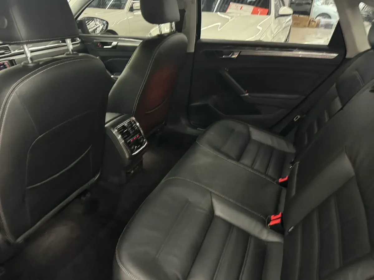 2017 Volkswagen Passat 1.8T 180HP L4 7DCT,autocango,china used car exporter,china ev exporter,chinese used car exporter,chinese used ev exporter