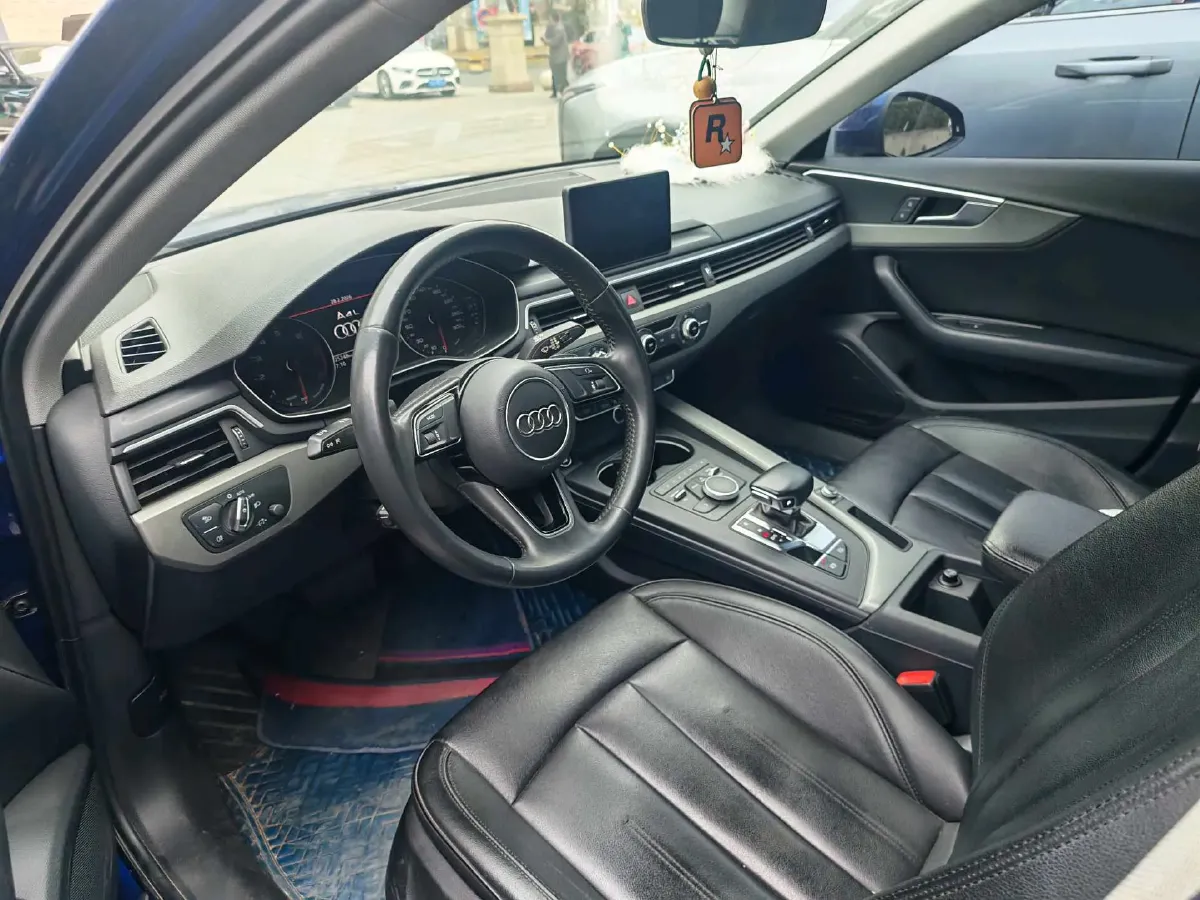 2019 Audi A4L 2.0T 190HP L4 7DCT,autocango,china used car exporter,china ev exporter,chinese used car exporter,chinese used ev exporter
