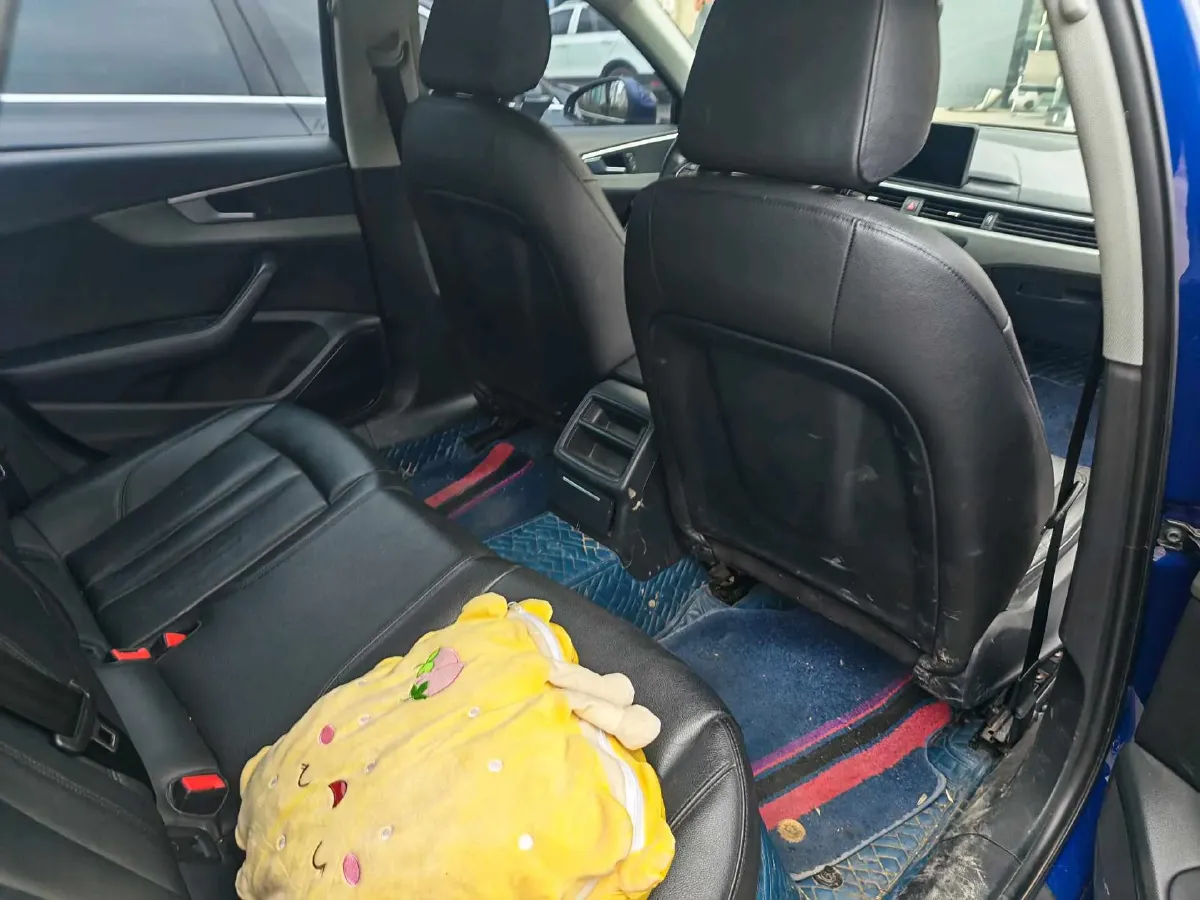 2019 Audi A4L 2.0T 190HP L4 7DCT,autocango,china used car exporter,china ev exporter,chinese used car exporter,chinese used ev exporter