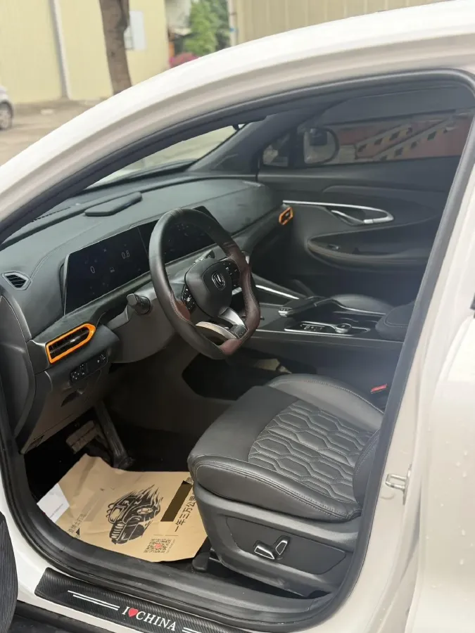 2022 ChangAn UNI-T 1.5T 188HP L4 7DCT,autocango,china used car exporter,china ev exporter,chinese used car exporter,chinese used ev exporter