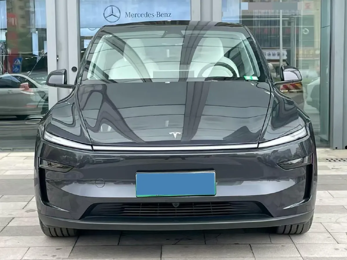 2025 Tesla Model Y BEV 62.5KWH,autocango,china used car exporter,china ev exporter,chinese used car exporter,chinese used ev exporter