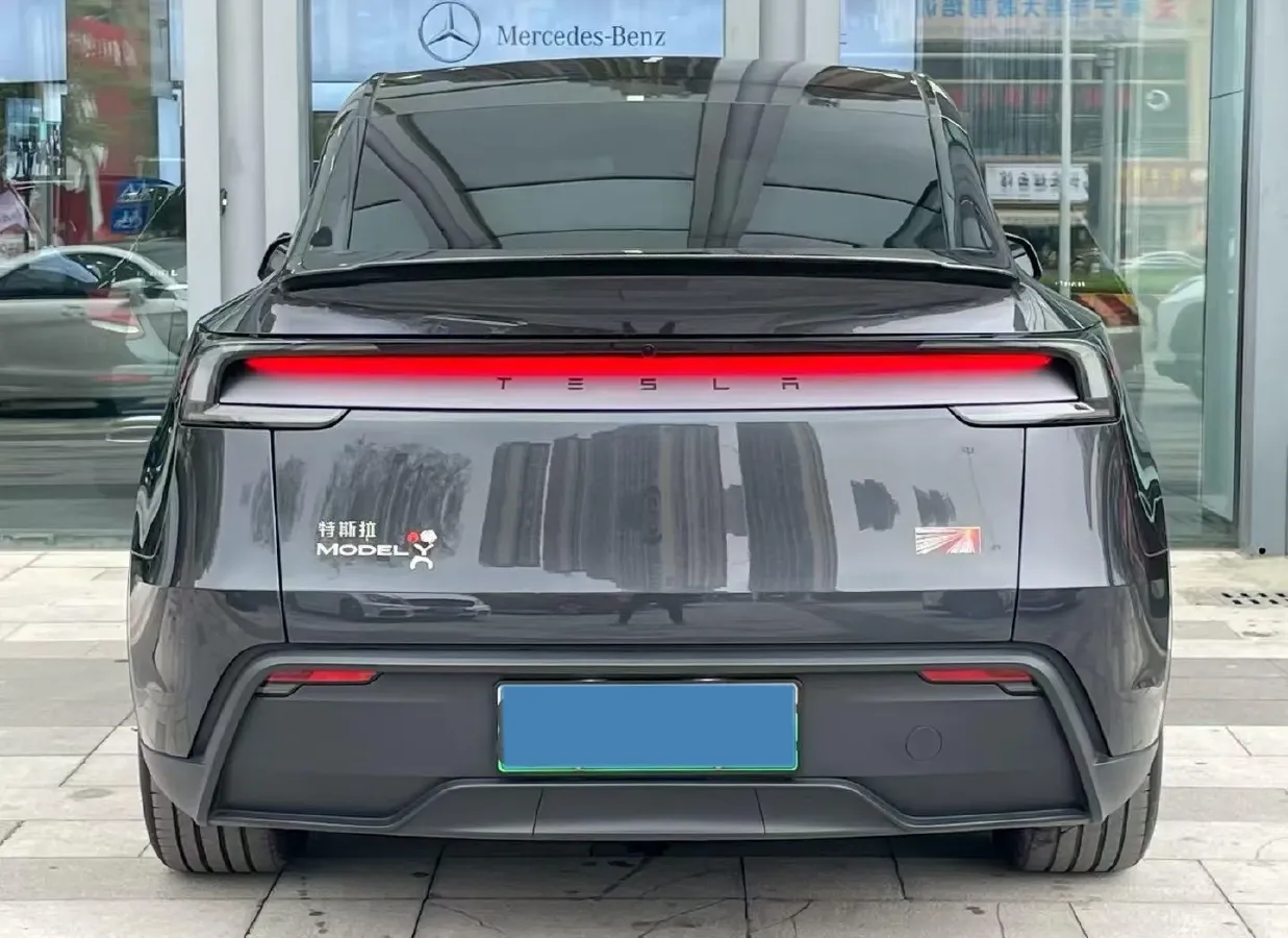 2025 Tesla Model Y BEV 62.5KWH,autocango,china used car exporter,china ev exporter,chinese used car exporter,chinese used ev exporter