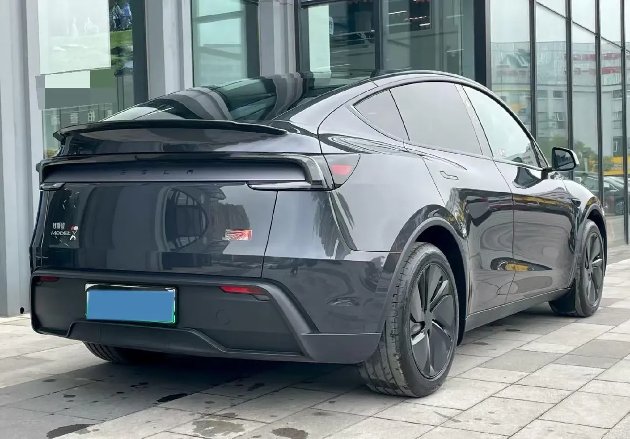2025 Tesla Model Y BEV 62.5KWH,autocango,china used car exporter,china ev exporter,chinese used car exporter,chinese used ev exporter