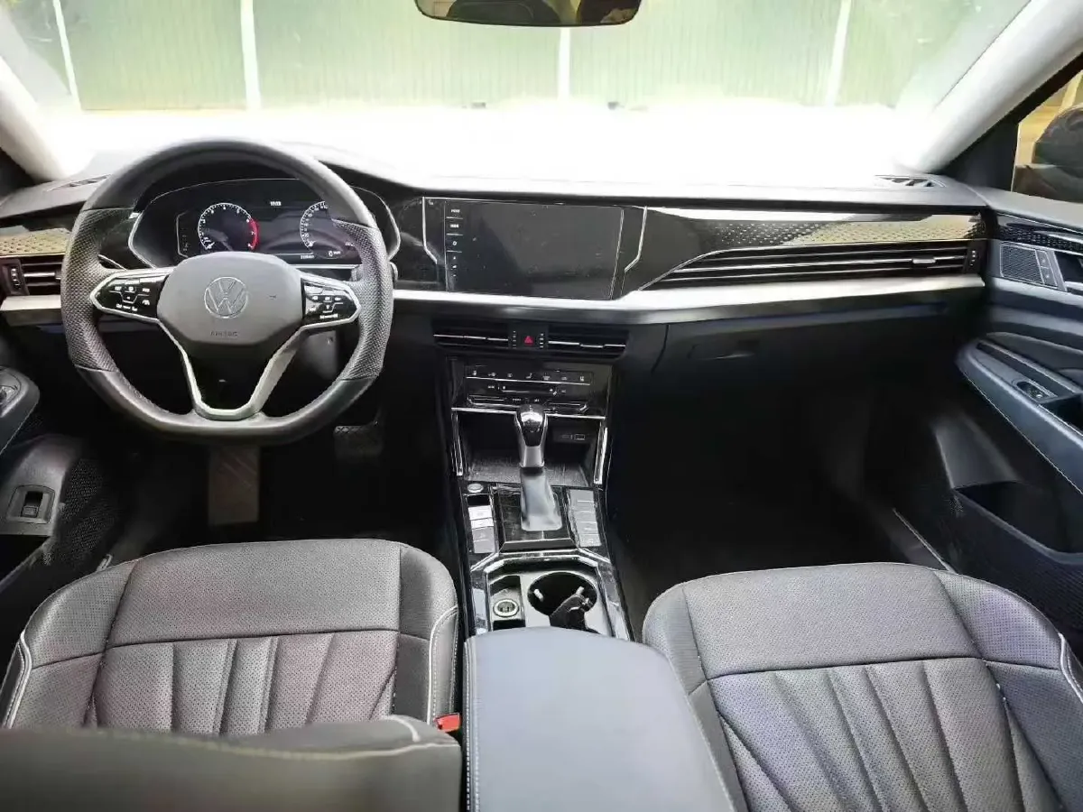 2024 Volkswagen Passat 2.0T 220HP L4 7DCT,autocango,china used car exporter,china ev exporter,chinese used car exporter,chinese used ev exporter
