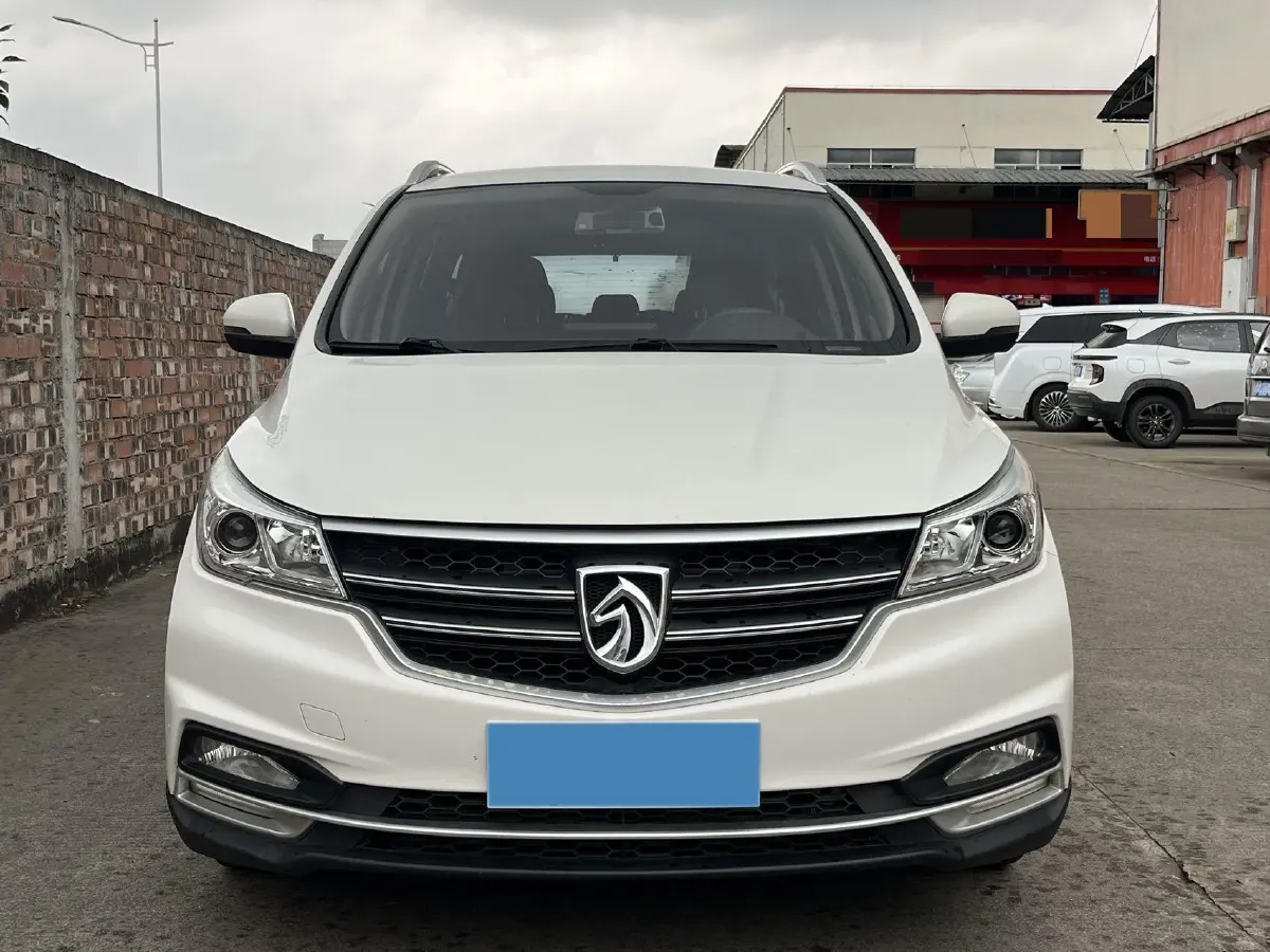 2021 BaoJun 730 1.5T 147HP L4 6MT,autocango,china used car exporter,china ev exporter,chinese used car exporter,chinese used ev exporter