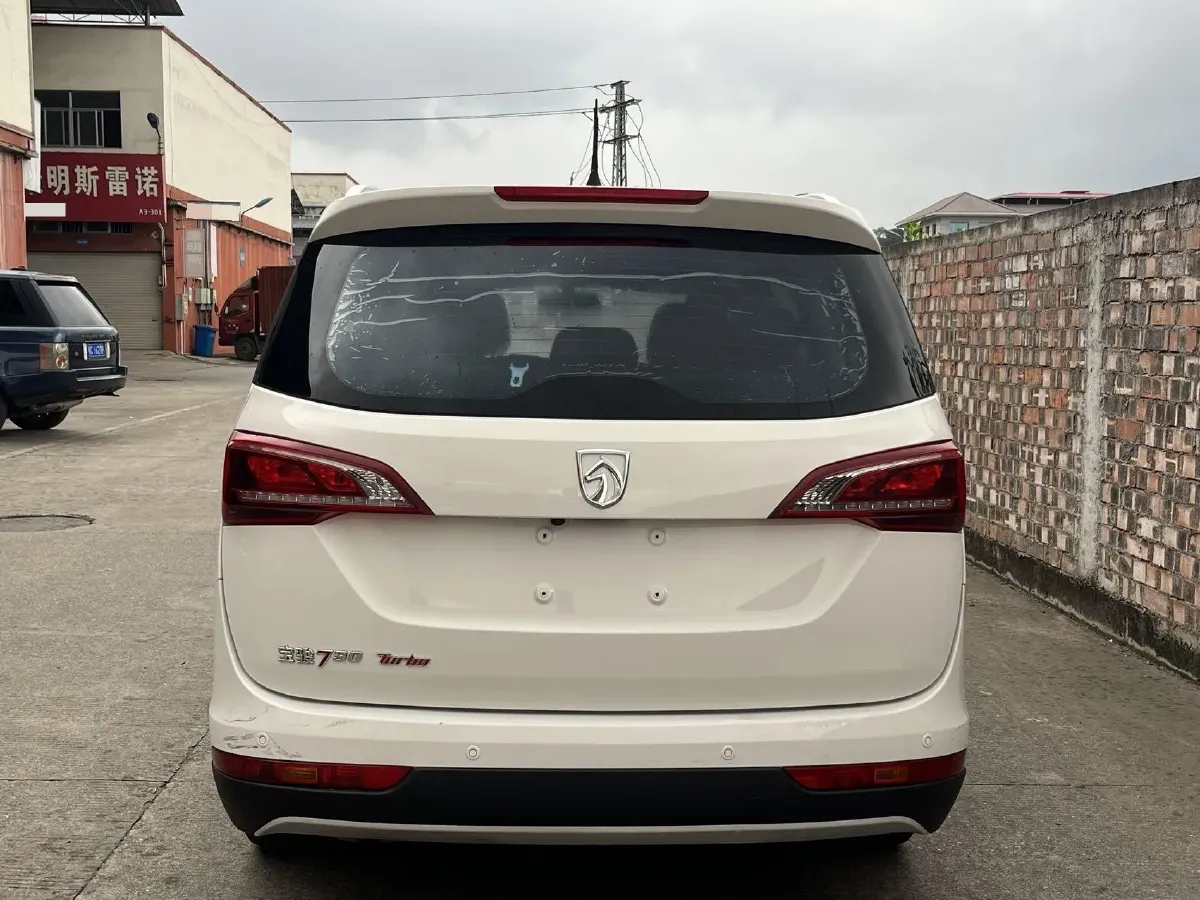 2021 BaoJun 730 1.5T 147HP L4 6MT,autocango,china used car exporter,china ev exporter,chinese used car exporter,chinese used ev exporter