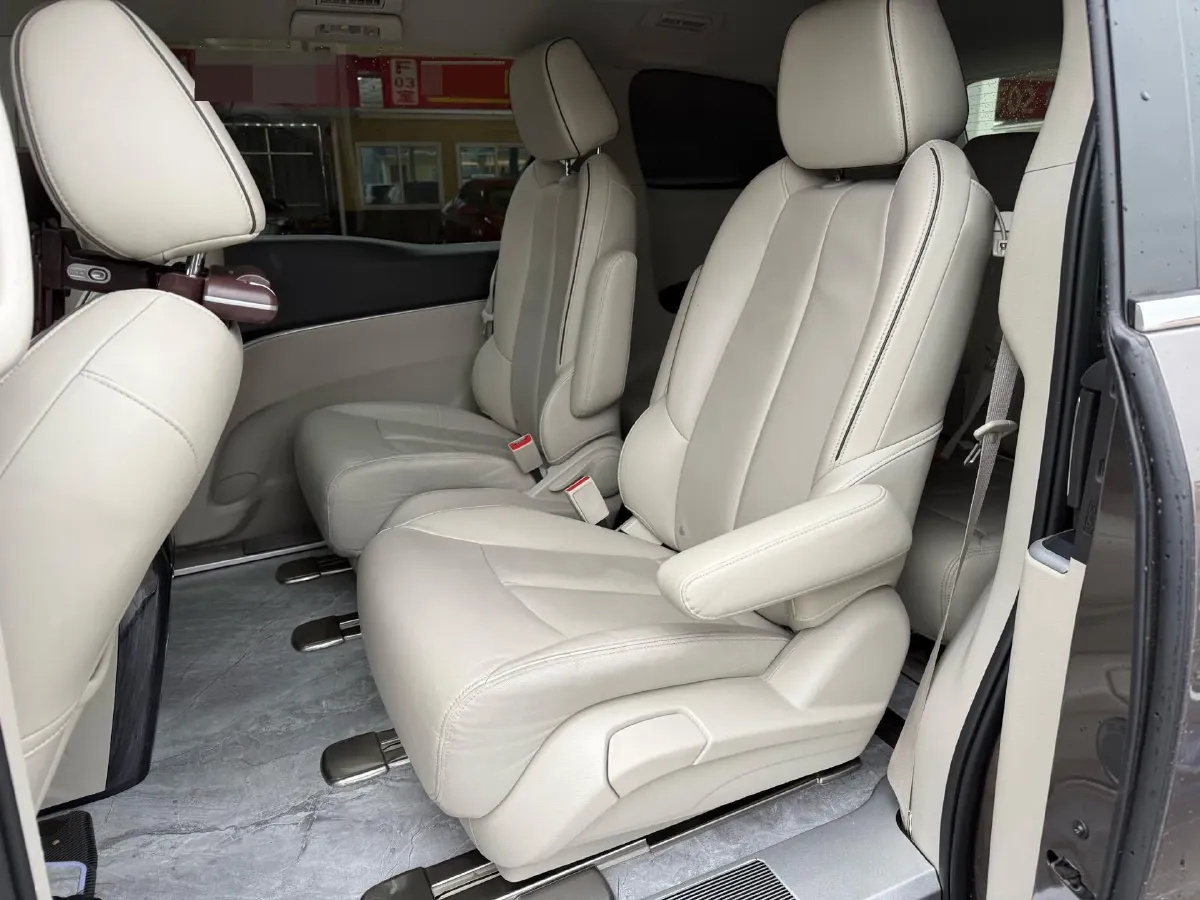 2021 Buick GL8 2.0T 237HP L4 9AT,autocango,china used car exporter,china ev exporter,chinese used car exporter,chinese used ev exporter