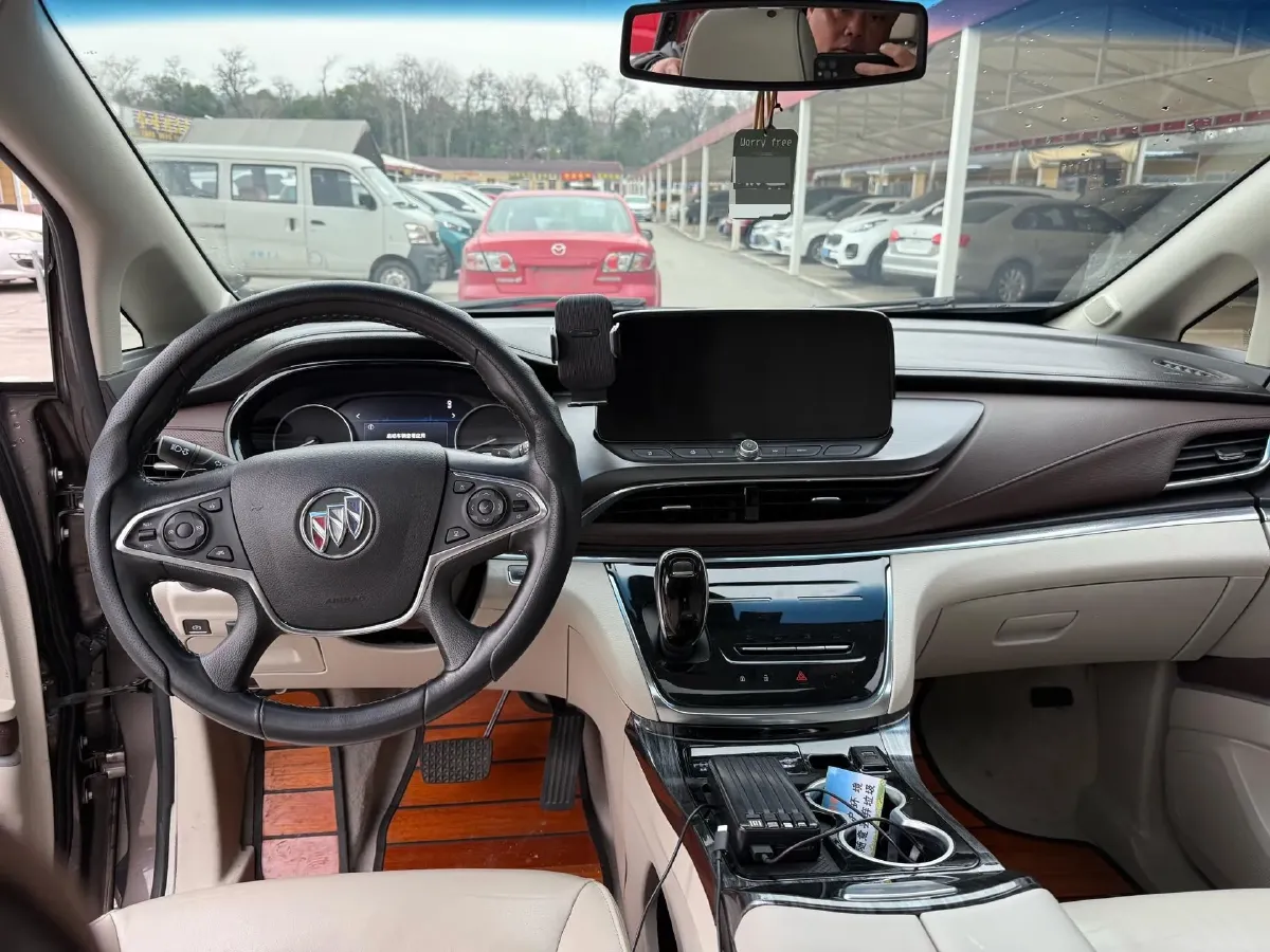 2021 Buick GL8 2.0T 237HP L4 9AT,autocango,china used car exporter,china ev exporter,chinese used car exporter,chinese used ev exporter