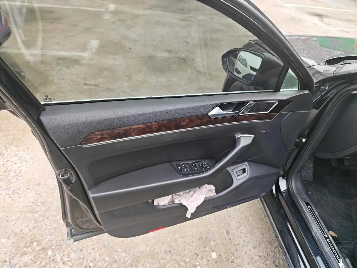 2019 Volkswagen Magotan 2.0T 186HP L4 7DCT,autocango,china used car exporter,china ev exporter,chinese used car exporter,chinese used ev exporter