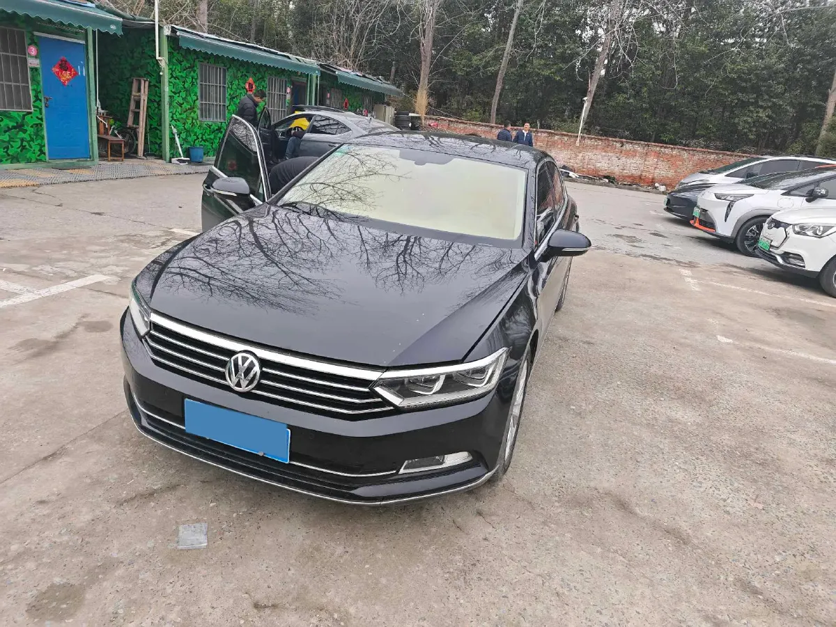 2019 Volkswagen Magotan 2.0T 186HP L4 7DCT,autocango,china used car exporter,china ev exporter,chinese used car exporter,chinese used ev exporter