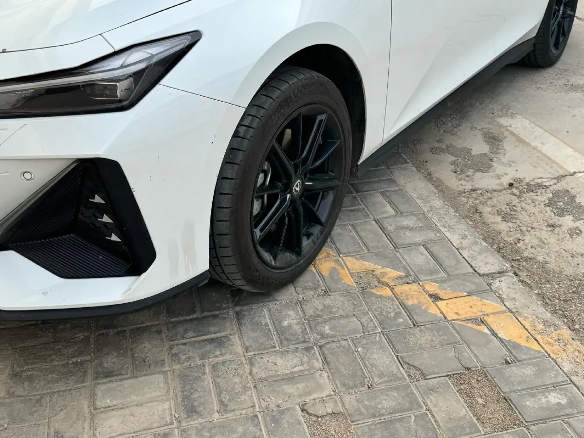 2023 ChangAn UNI-V iDD 1.5T 170HP L4 6TCT PHEV 18.4KWH,autocango,china used car exporter,china ev exporter,chinese used car exporter,chinese used ev exporter