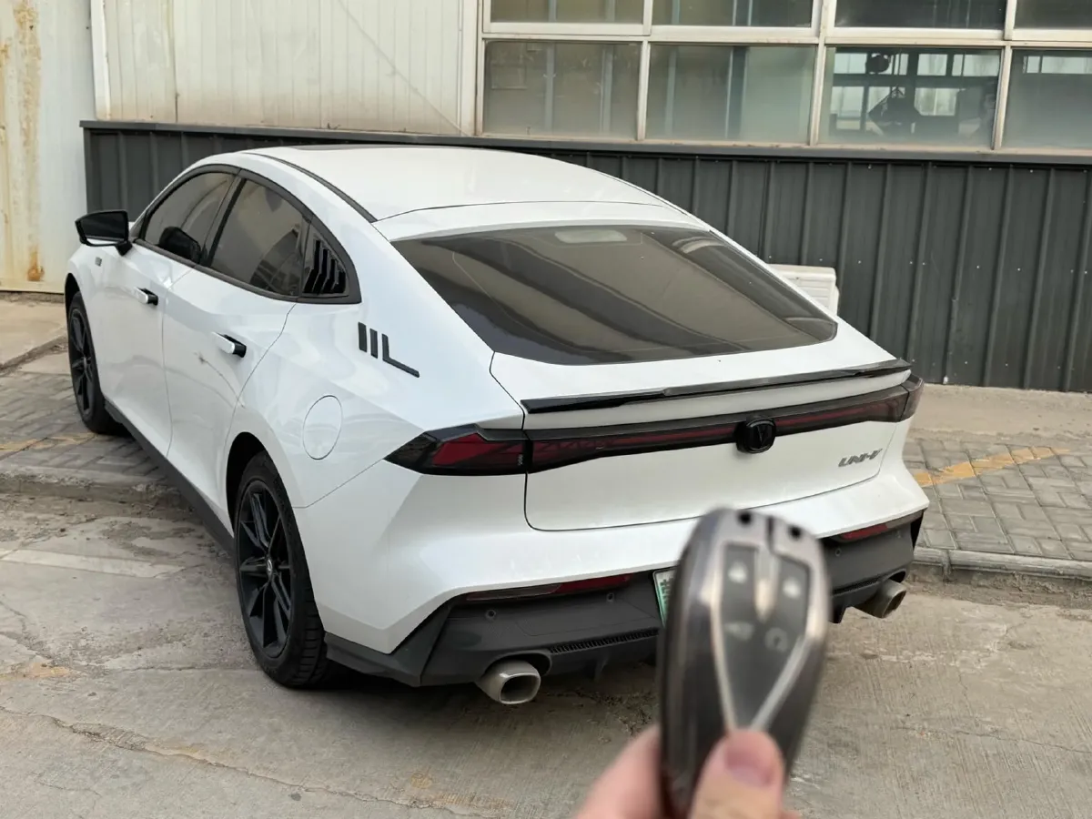 2023 ChangAn UNI-V iDD 1.5T 170HP L4 6TCT PHEV 18.4KWH,autocango,china used car exporter,china ev exporter,chinese used car exporter,chinese used ev exporter