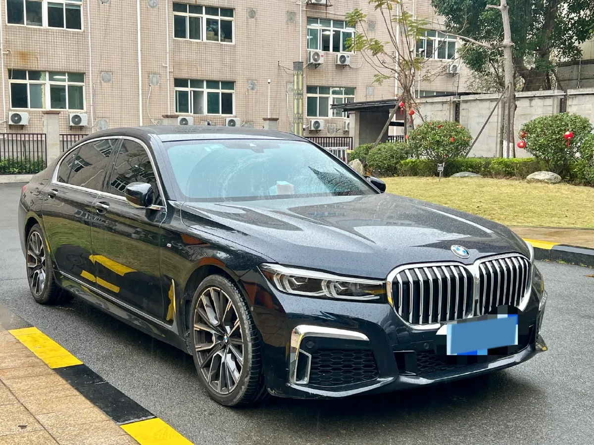 2022 BMW 7 Series 3.0T 340HP L6 8AT,autocango,china used car exporter,china ev exporter,chinese used car exporter,chinese used ev exporter