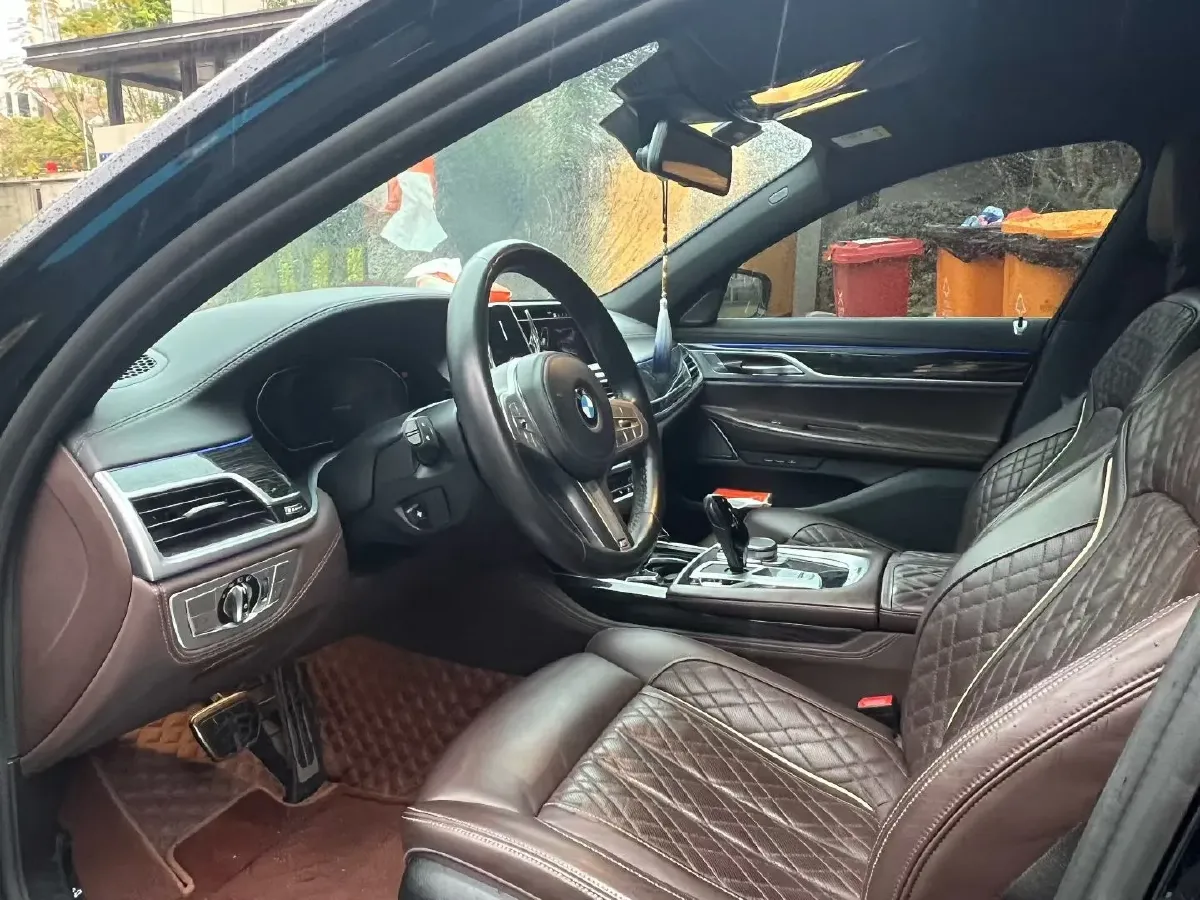 2022 BMW 7 Series 3.0T 340HP L6 8AT,autocango,china used car exporter,china ev exporter,chinese used car exporter,chinese used ev exporter